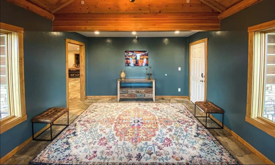 Foyer - entrance to the lodge. Coats and boots live here
