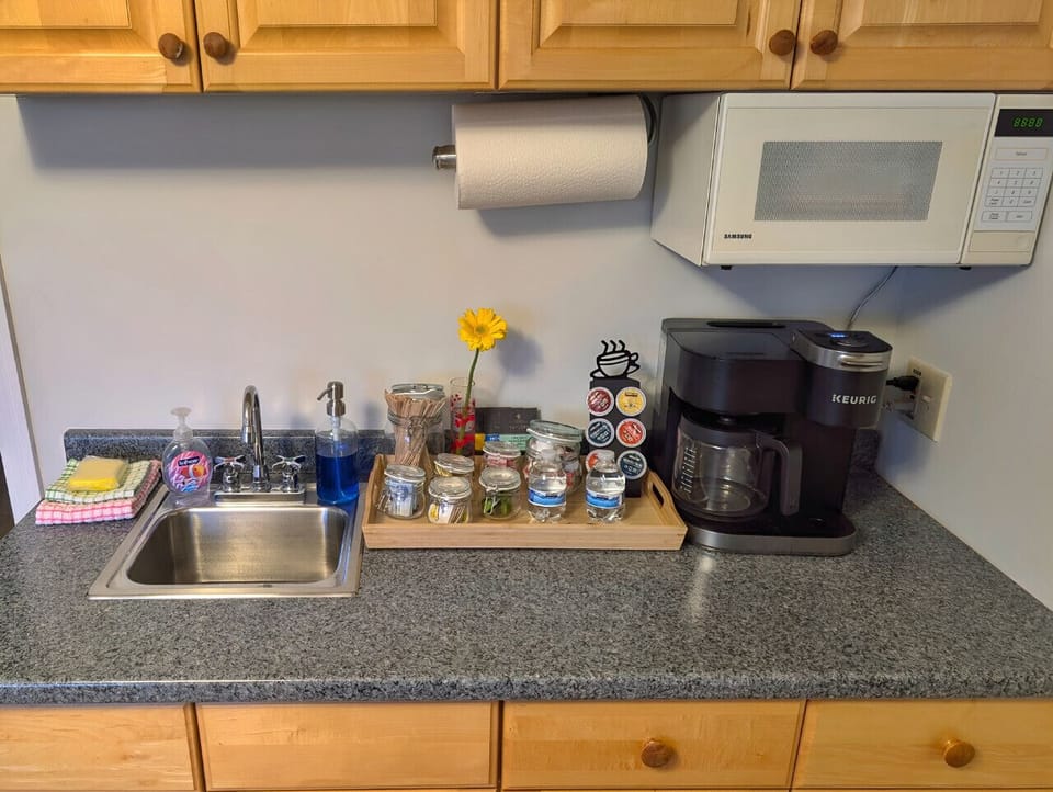 Keurig machine with starter pods provided