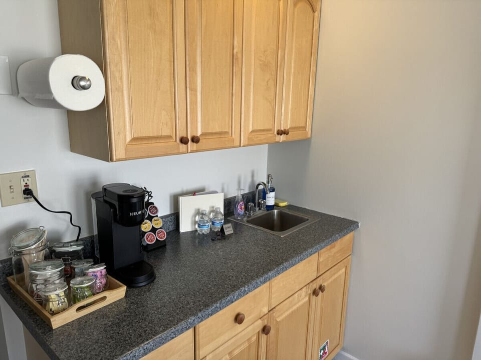 Keurig machine with starter pods provided