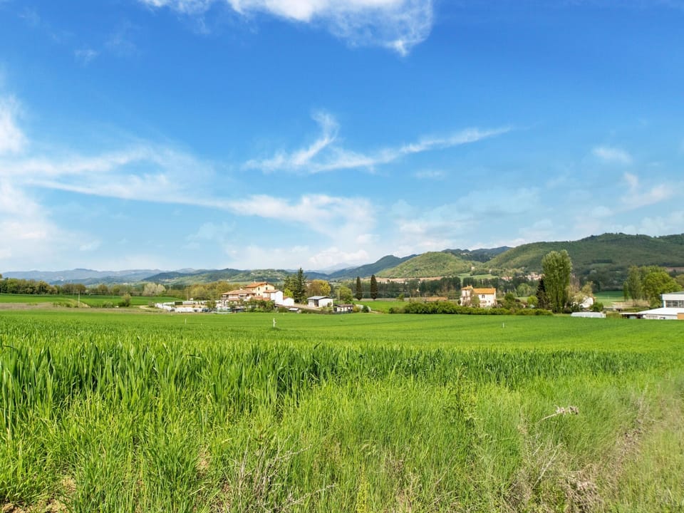 Surroundings [summer] (1-5 km)