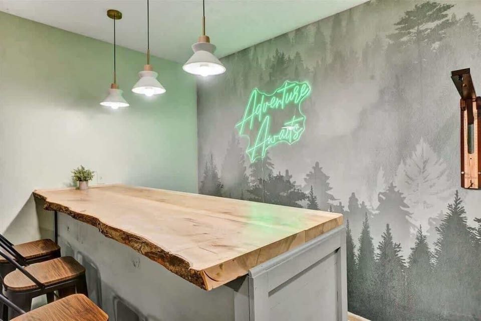 Custom Log Cabin Bar Area – Perfect for Entertaining