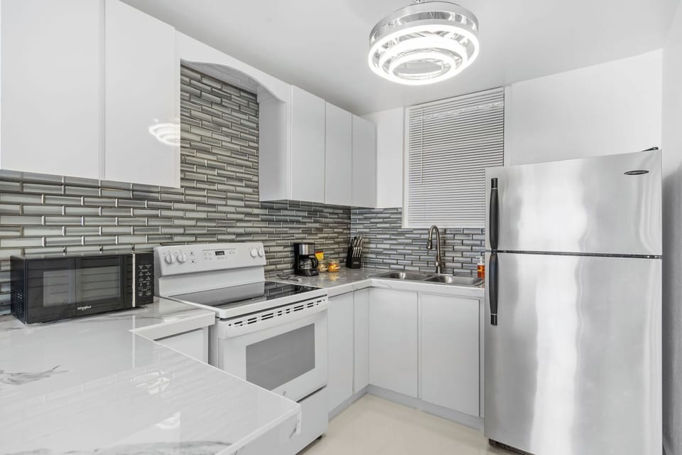 Fully equipped kitchen with all the amenities for meal prepping.