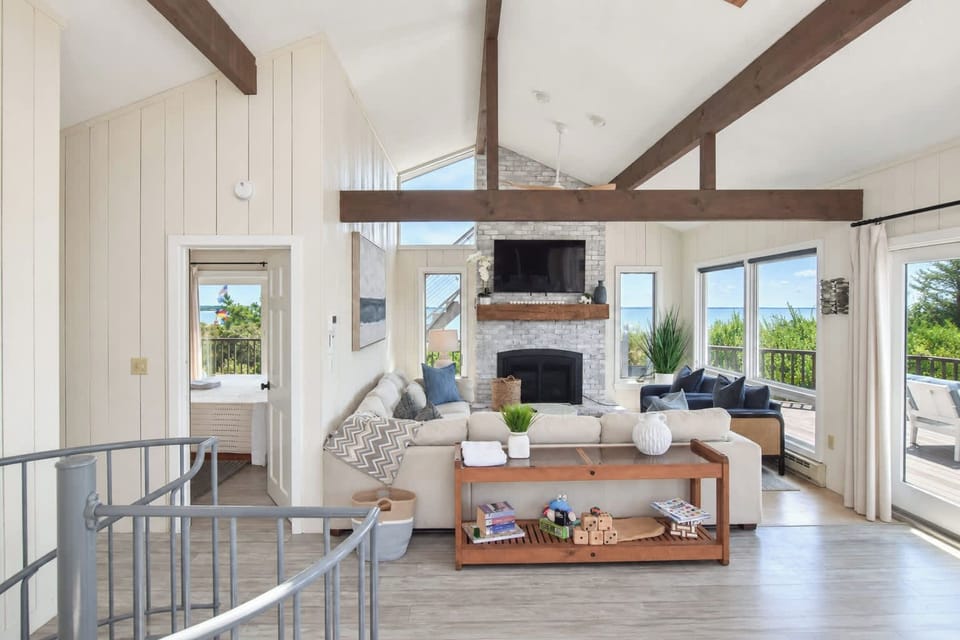 Hot Tub, Waterfront Home with Stunning Views! House in Wellfleet