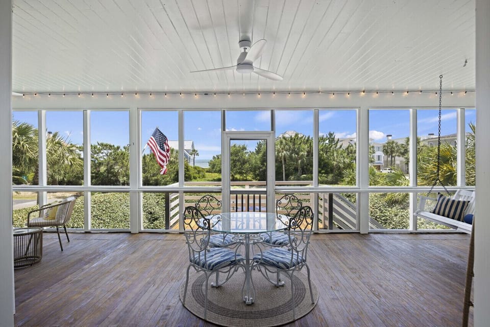 Screened in porch, 306 Charleston Blvd, Isle of Palms, SC | IOP Escapes