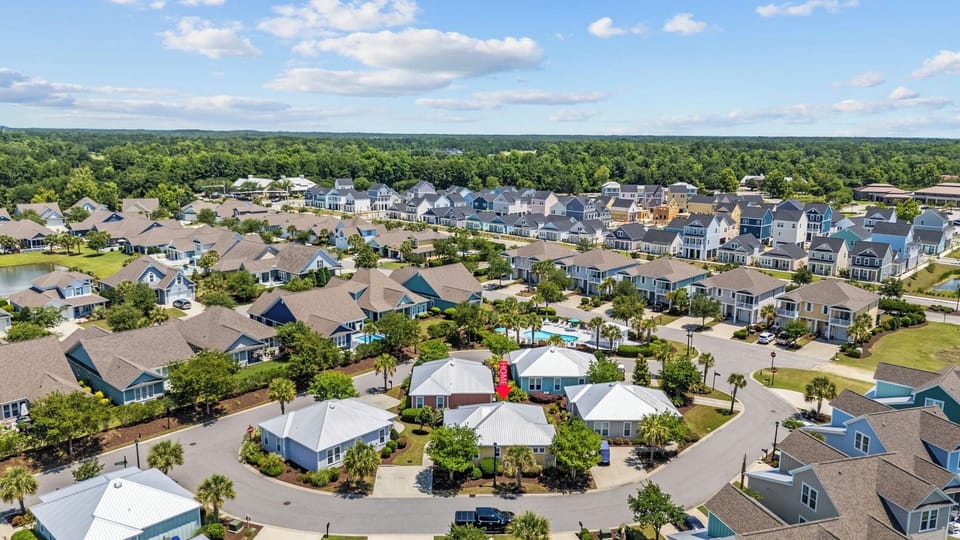 Stand alone home in a small and quiet community 