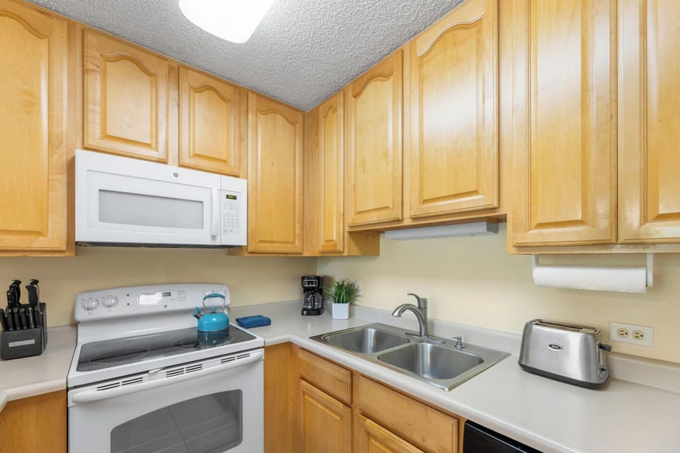 The kitchen is equipped with all your basic cooking needs