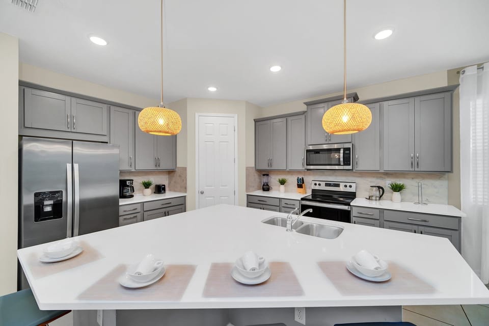 7-web-or-mls-8919-coconut-breeze-dr