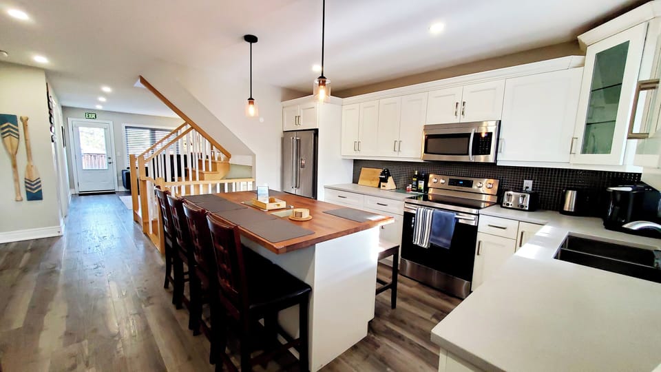 Full kitchen 