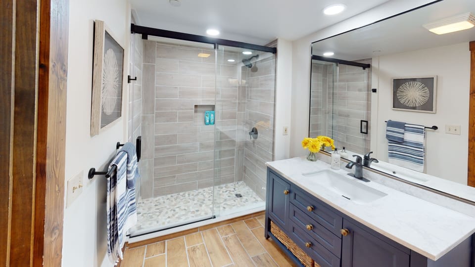 Indoors, Sink, Sink Faucet, Bathroom, Room