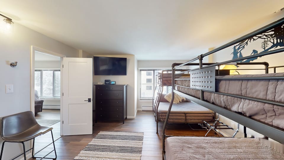 Bed, Bedroom, Furniture, Indoors, Home Decor