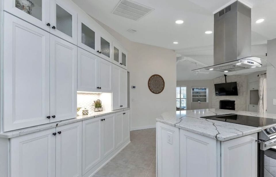 HUGE KITCHEN WITH CENTER ISLAND