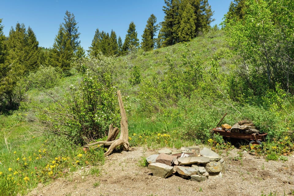 Property Exterior | Fire Pit | On-Site Trail