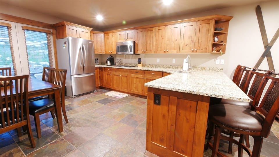 Kitchen, fully stocked to cook a nice meal