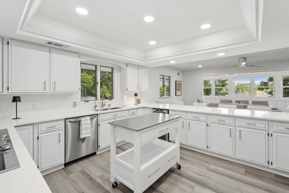 Gourmet kitchen with everything you need!