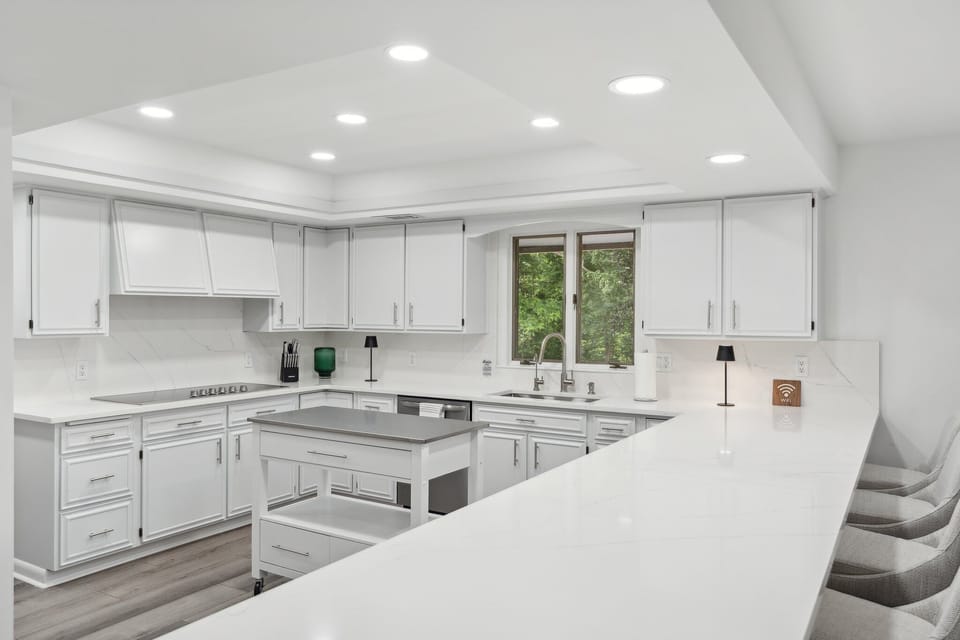 Gourmet kitchen with everything you need!