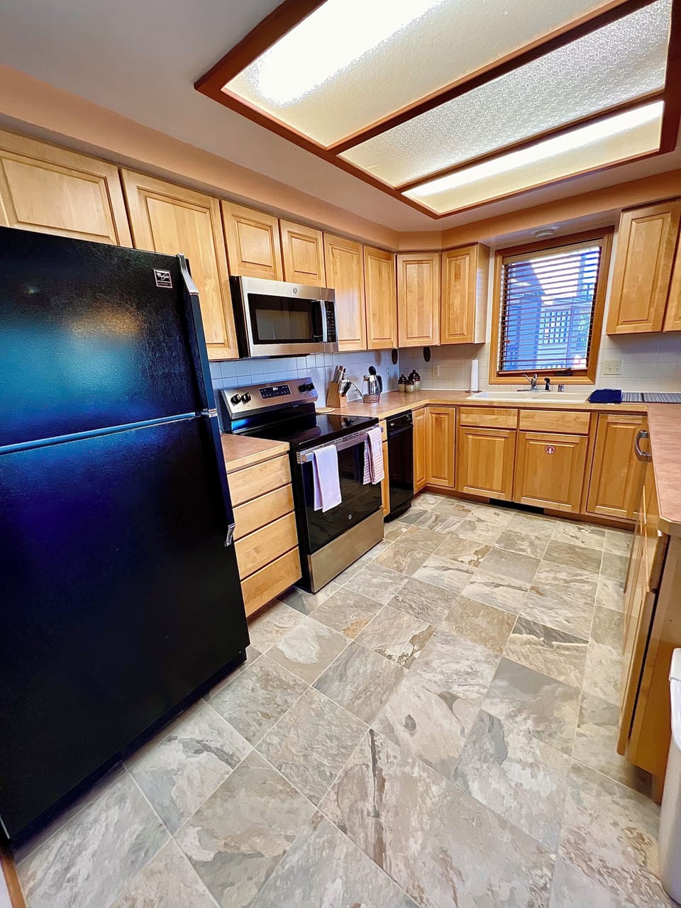Full kitchen with new appliances