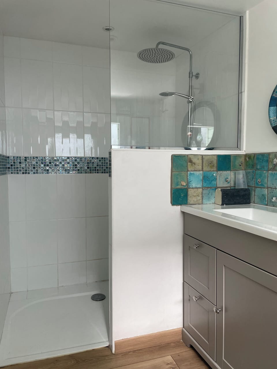 Shower, towels