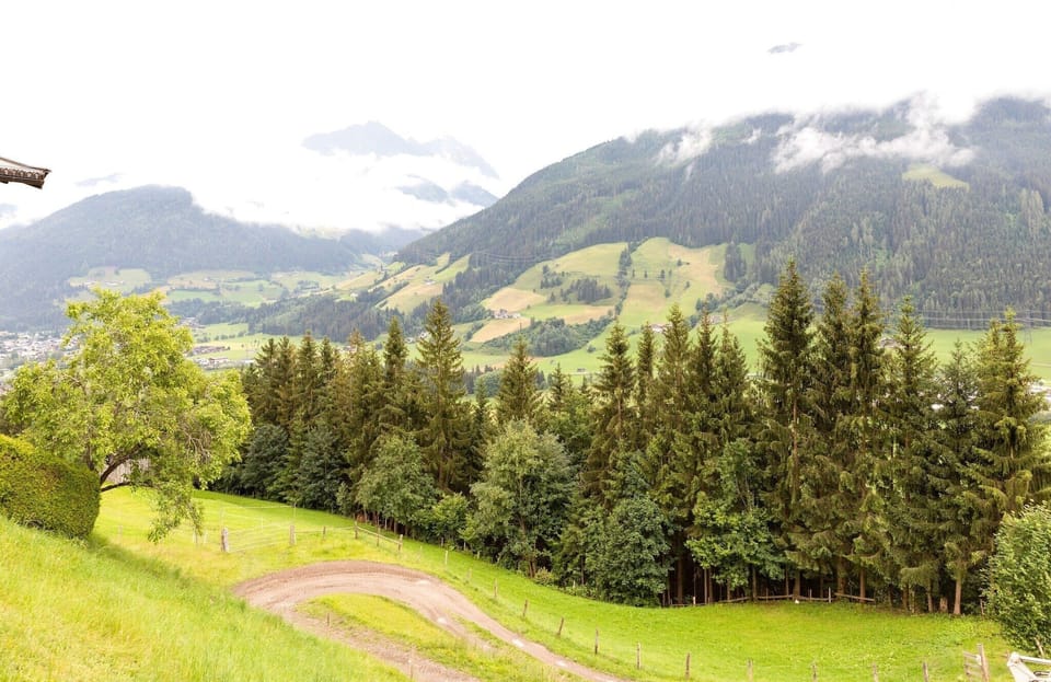 Surroundings [summer] (1-5 km)