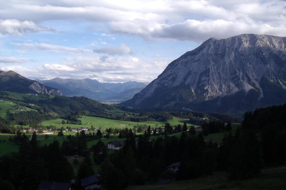 Region [summer] (>5 km)