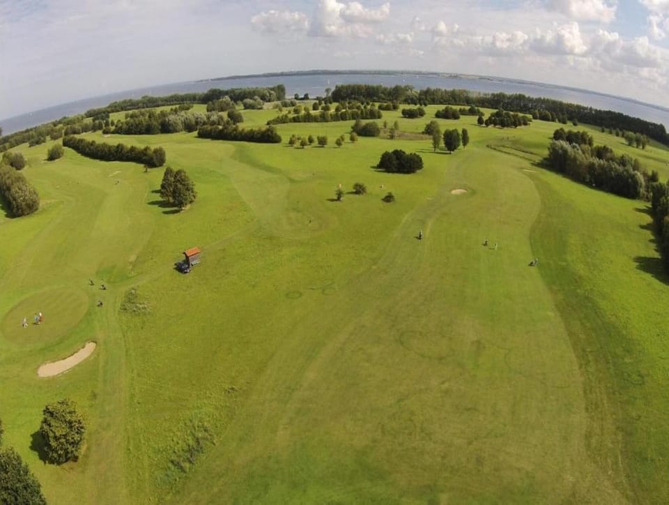 Surroundings [summer] (1-5 km)