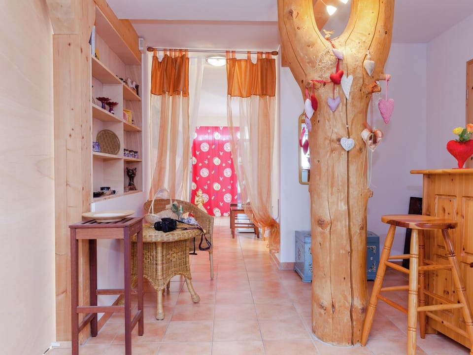 Entrance / Reception