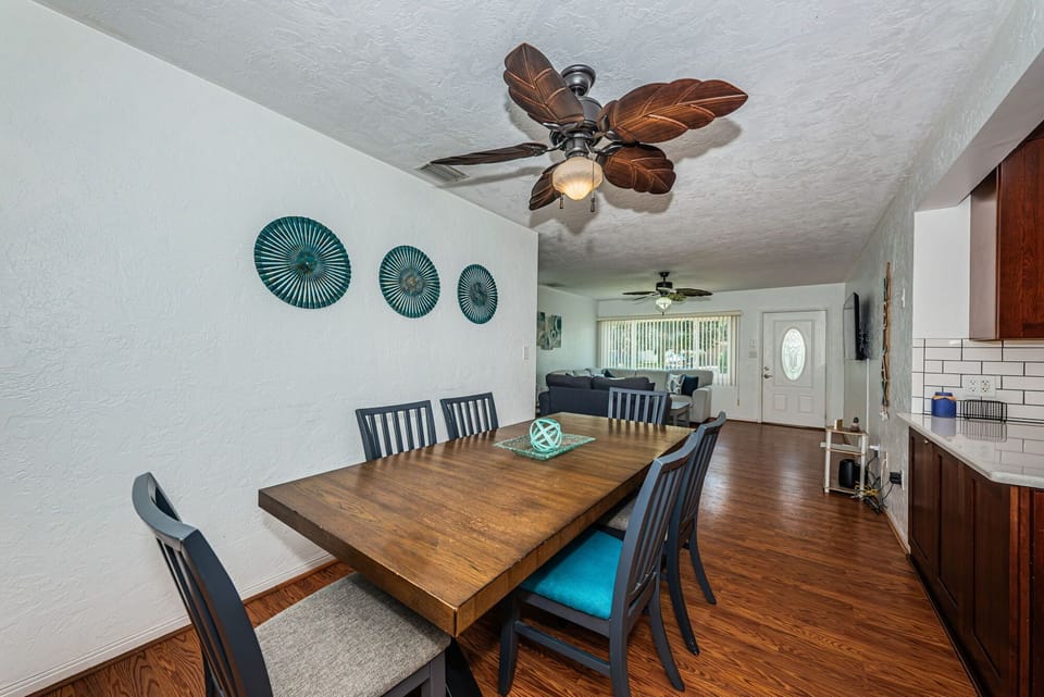 22-web-or-mls-Dining20Room204