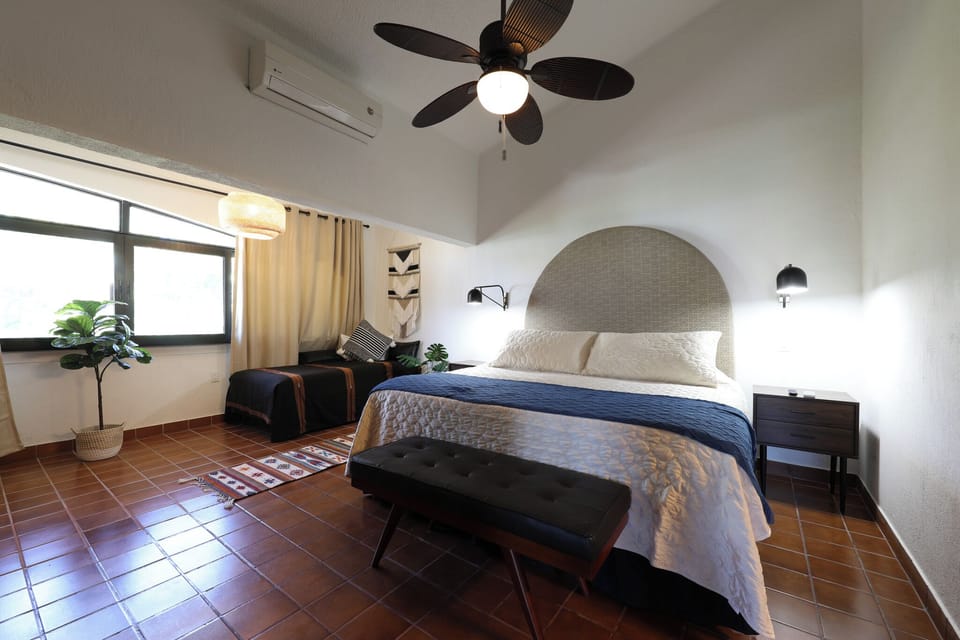 Master Bedroom (King)