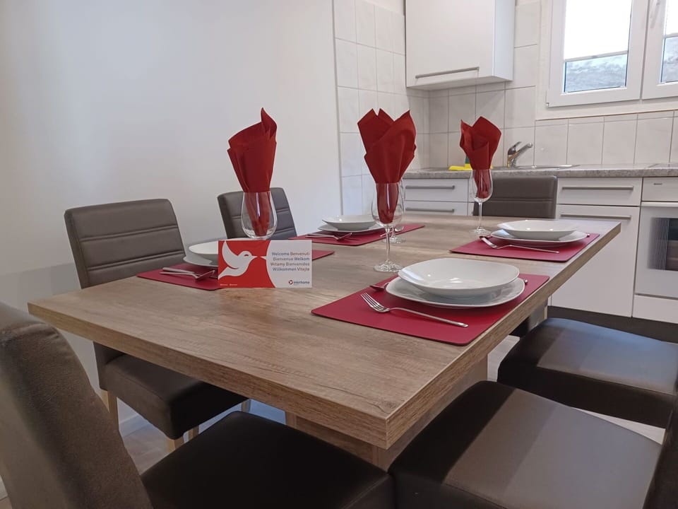 Tableware, Table, Furniture, Chair, Window, Wood, Dishware, Drinkware, Interior Design, Plate