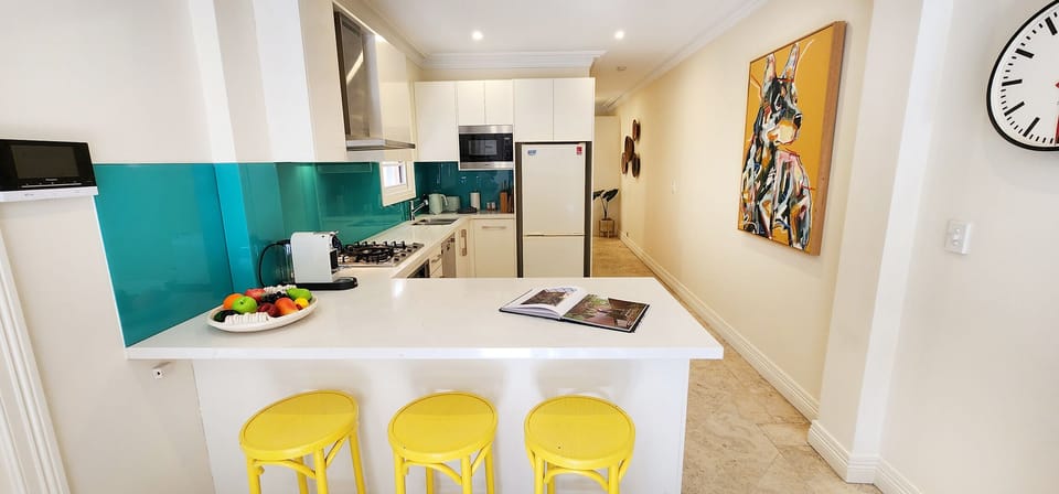 Modern kitchen and breakfast bar.