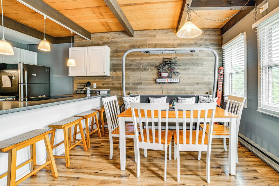 Dining Area | Dishware/Flatware | 1st Floor