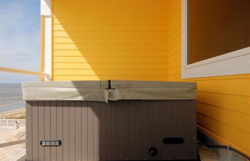 Hot tub on Balcony