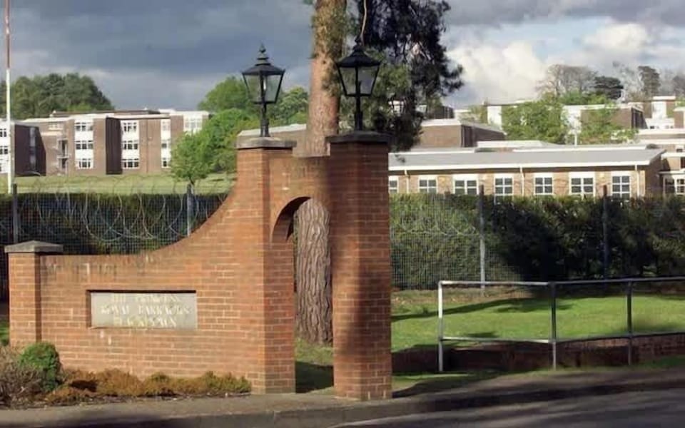 THE DEEPCUT BARRACKS IS 14 MINUTES AWAY FROM THE APARTMENT. IT IS A FORMER MILITARY BARRACKS, HISTORICALLY SIGNIFICANT AS A TRAINING AND ACCOMMODATION FACILITY, PARTICULARLY FOR THE BRITISH ARMY.