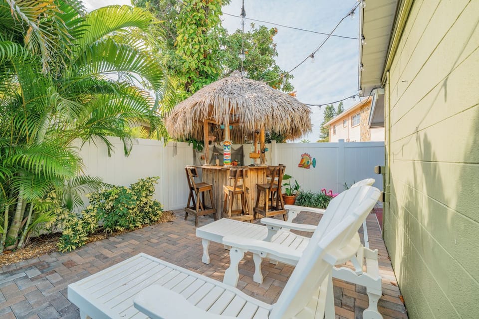 Tiki hut