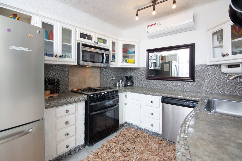 Villa Kitchen 1