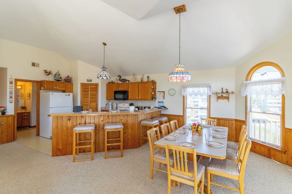Top Level Dining Area