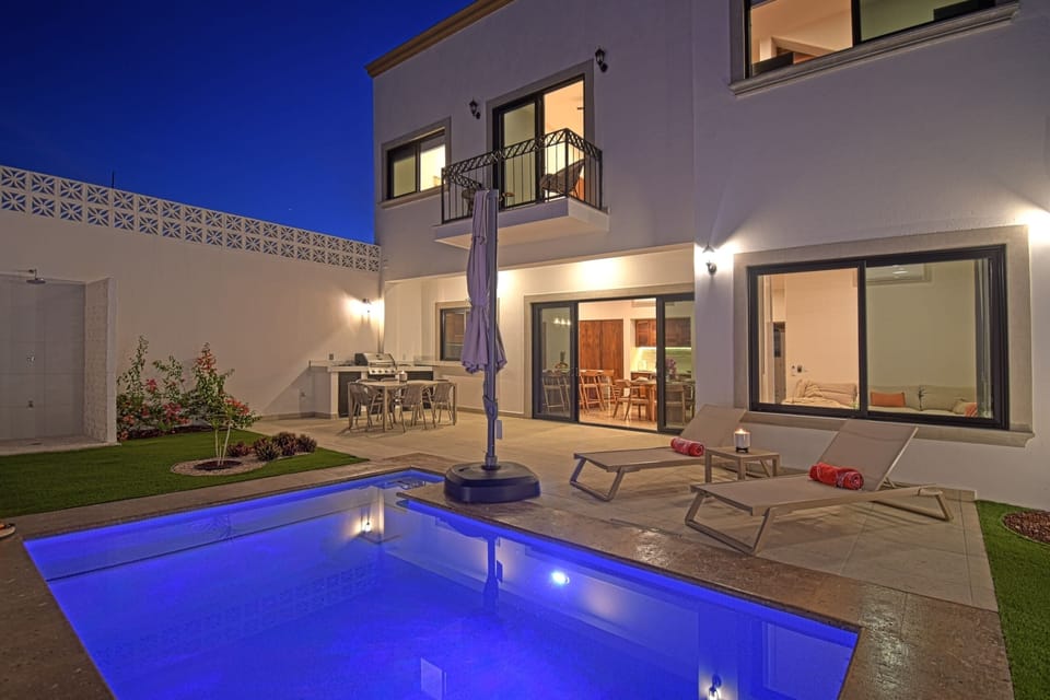 Pool, patio and barbecue area.