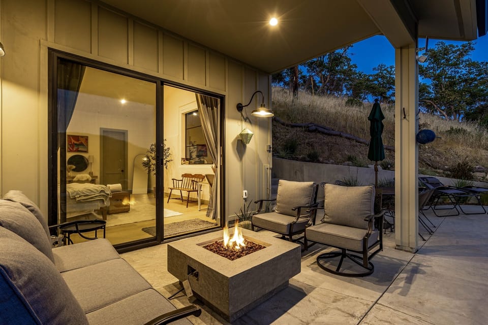 Sunset Vibes - Primary Porch w/ Fire Pit