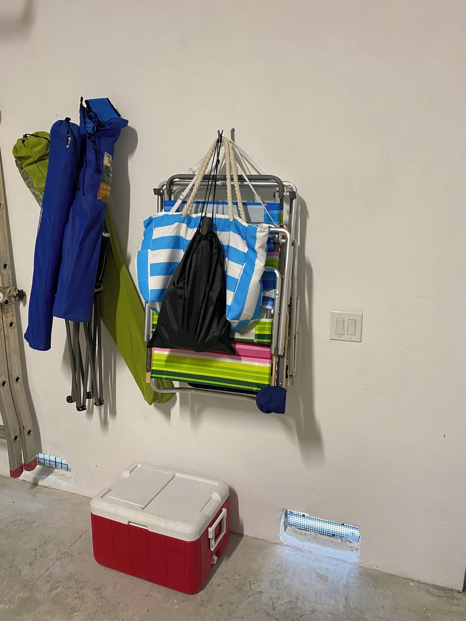 Garage beach equipment