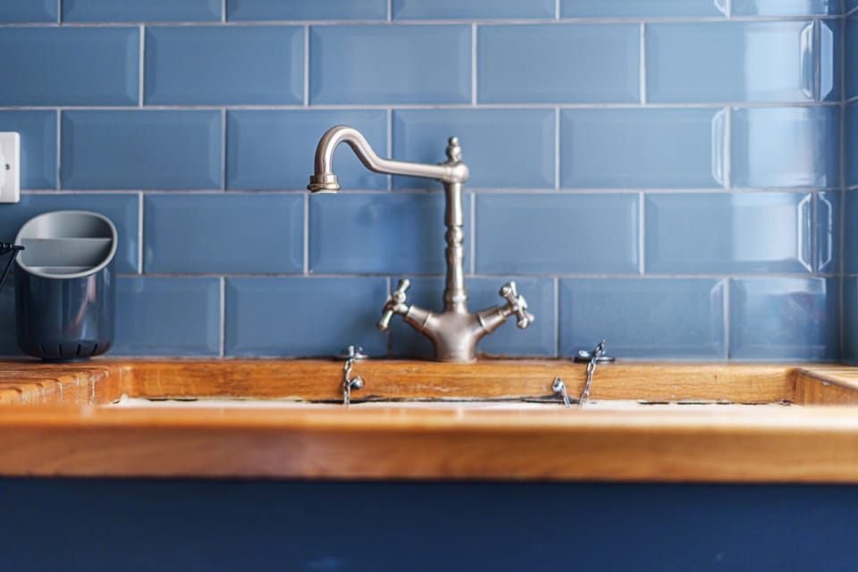 extra kitchen/ utility room