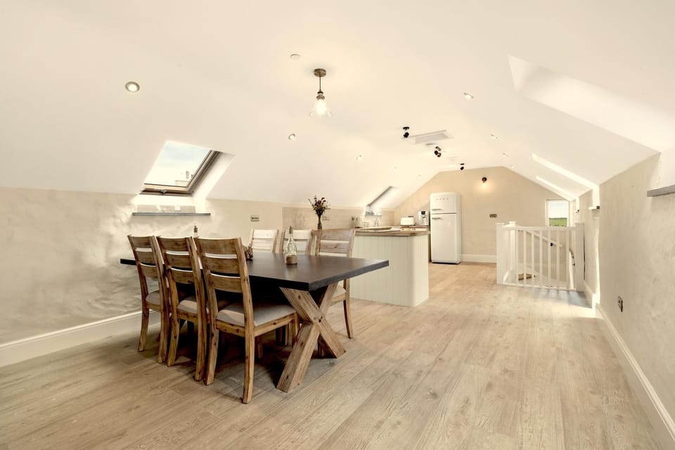 Awel y Môr - 3 Bedroom Cottage - Whitesands (18878)