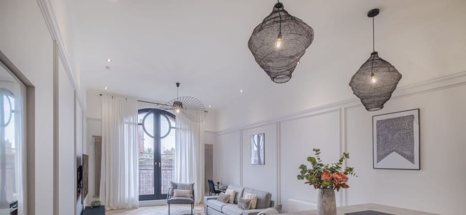 Living Room / Lounge