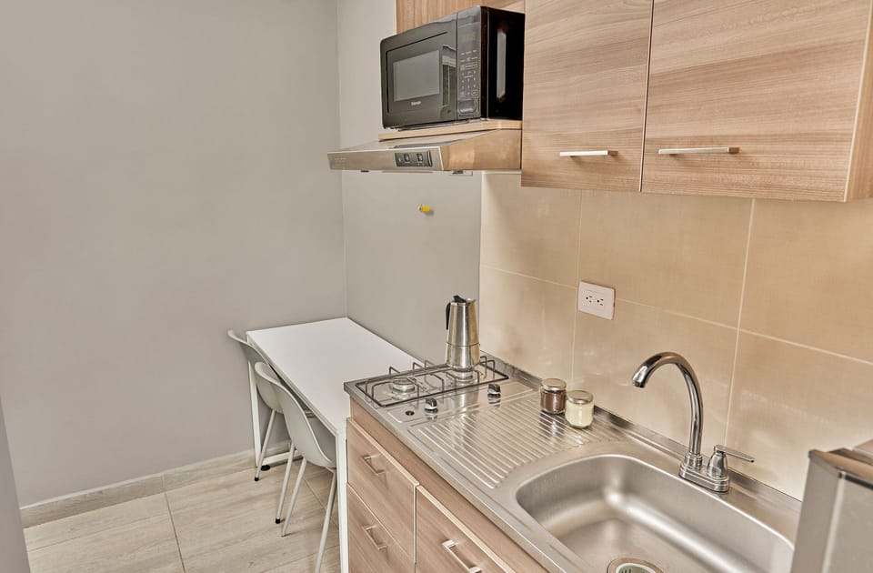 Kitchen or kitchenette,Dining area