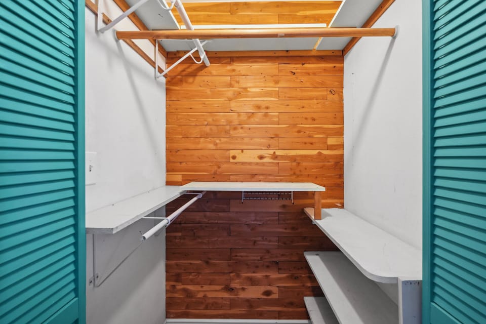 Storage Space in 2nd Bedroom