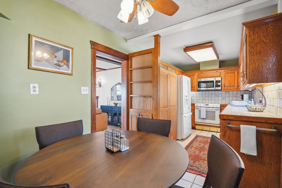 Full Size Kitchen