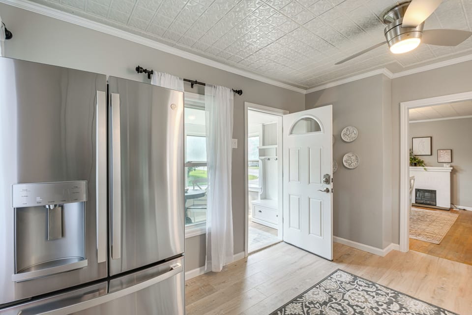 Kitchen | Keurig Coffee Maker | Cooking Basics | Blender | 1st Floor