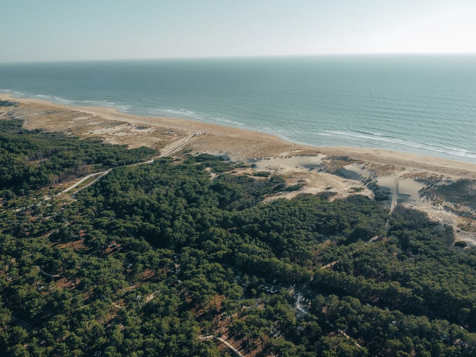  Soak up the sun at the nearby beaches of Lacanau and enjoy various watersports.