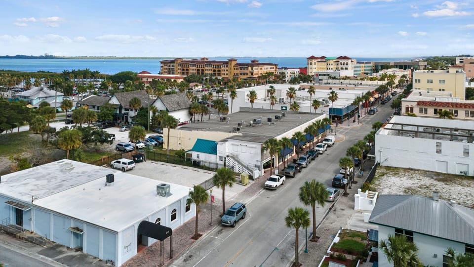 The home is just one block from Sailfish Brewery, 2nd Street Bistro, and dozens of boutique shops.