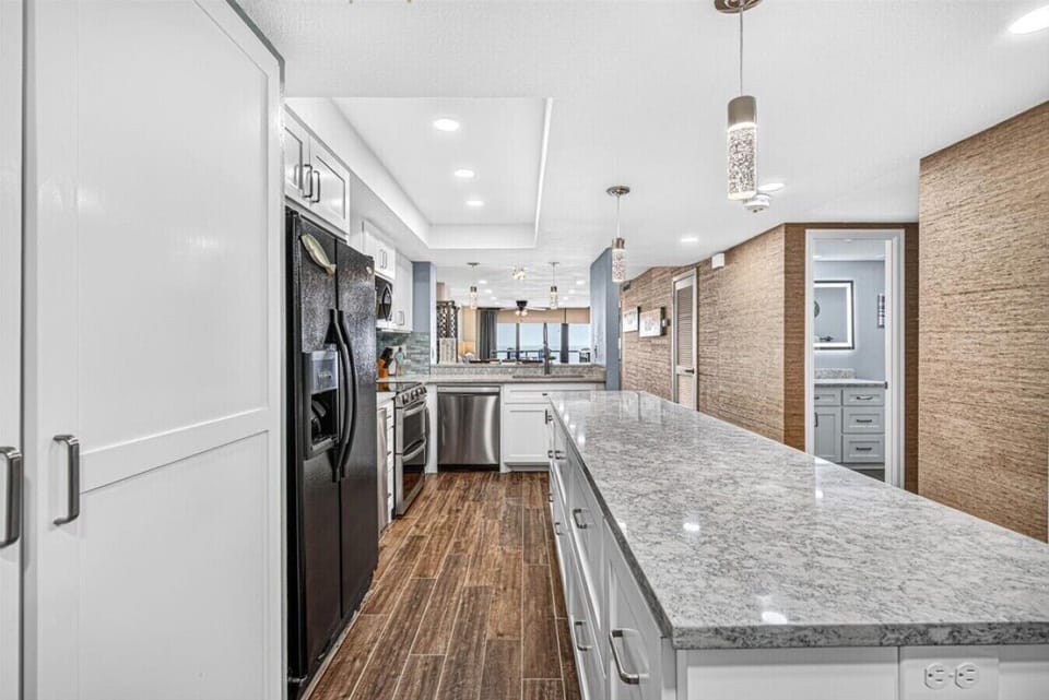 Beautifully Remodeled Kitchen with Spacious Island
