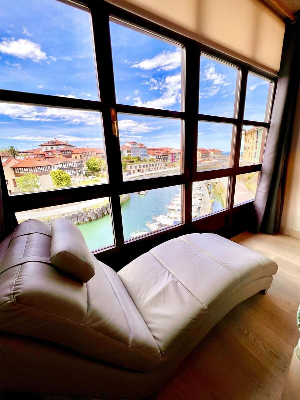 Bird's eye view,Photo of the whole room,Sea view