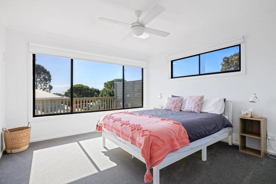 Master bedroom with queen size bed